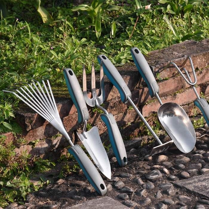 Small Metal Leaf Rake